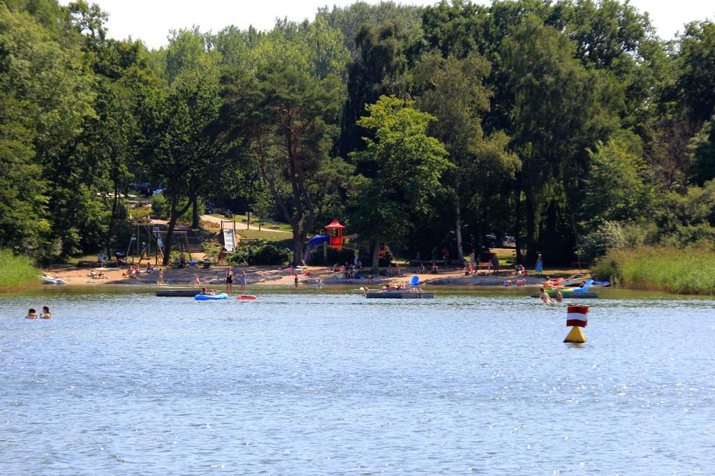 Mueritzparadies - Feriendorf Alte Fahrt Rechlin Bagian luar foto