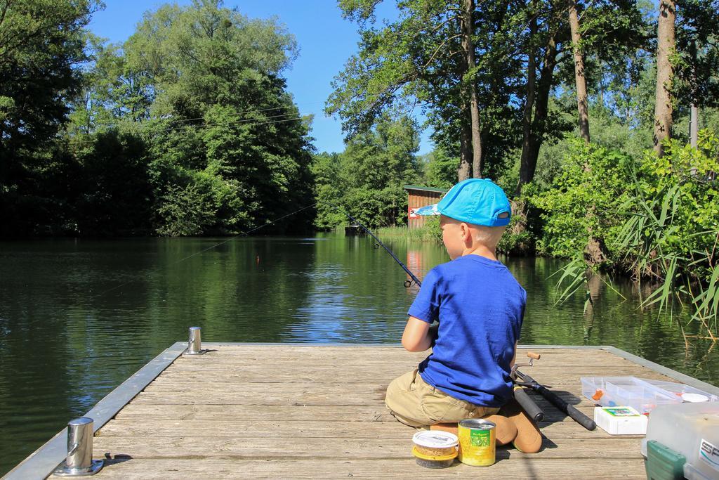 Mueritzparadies - Feriendorf Alte Fahrt Rechlin Bagian luar foto